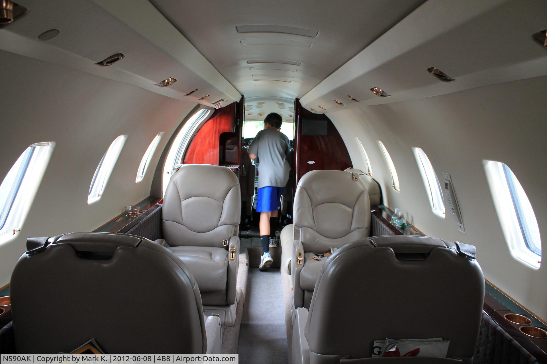 N590AK, 1999 Cessna 560XL Citation Excel C/N 560-5038, Toward the front of the cabin.