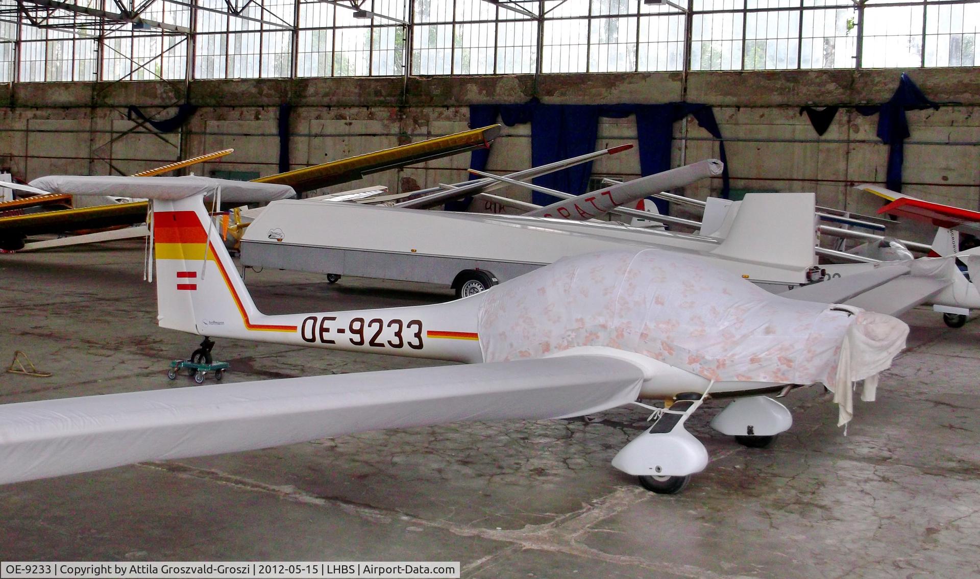 OE-9233, Hoffmann H-36 Dimona C/N 36138, In Budaörs Airport hangar