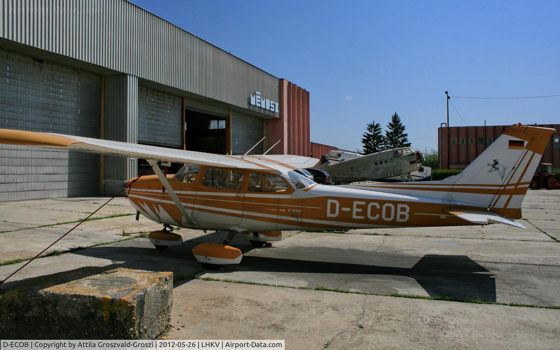 D-ECOB, 1971 Reims F172K Skyhawk C/N 0765, Kaposujlak Airport - Hungary