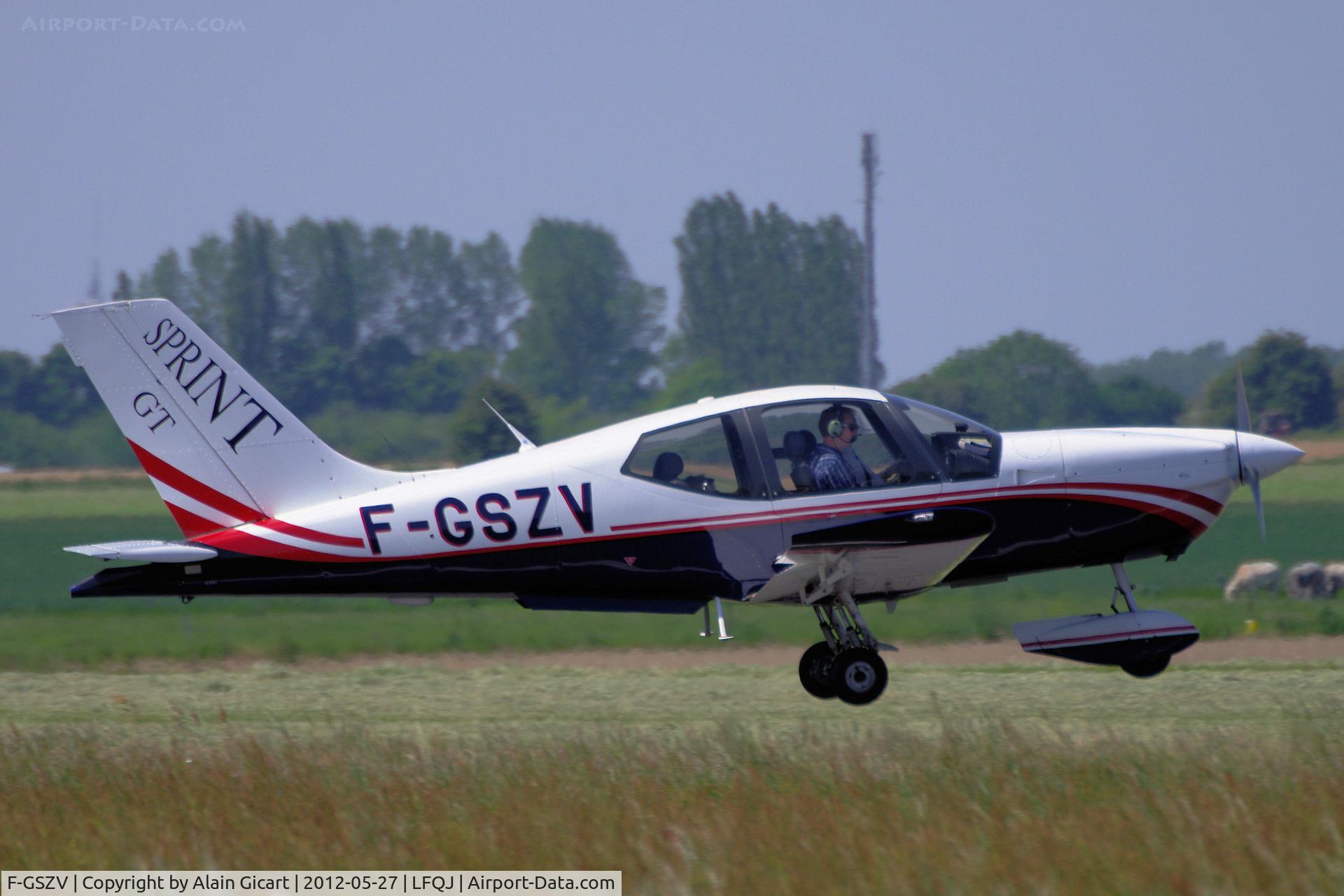 F-GSZV, Socata TB-9 Tampico C/N 2143, Take off
