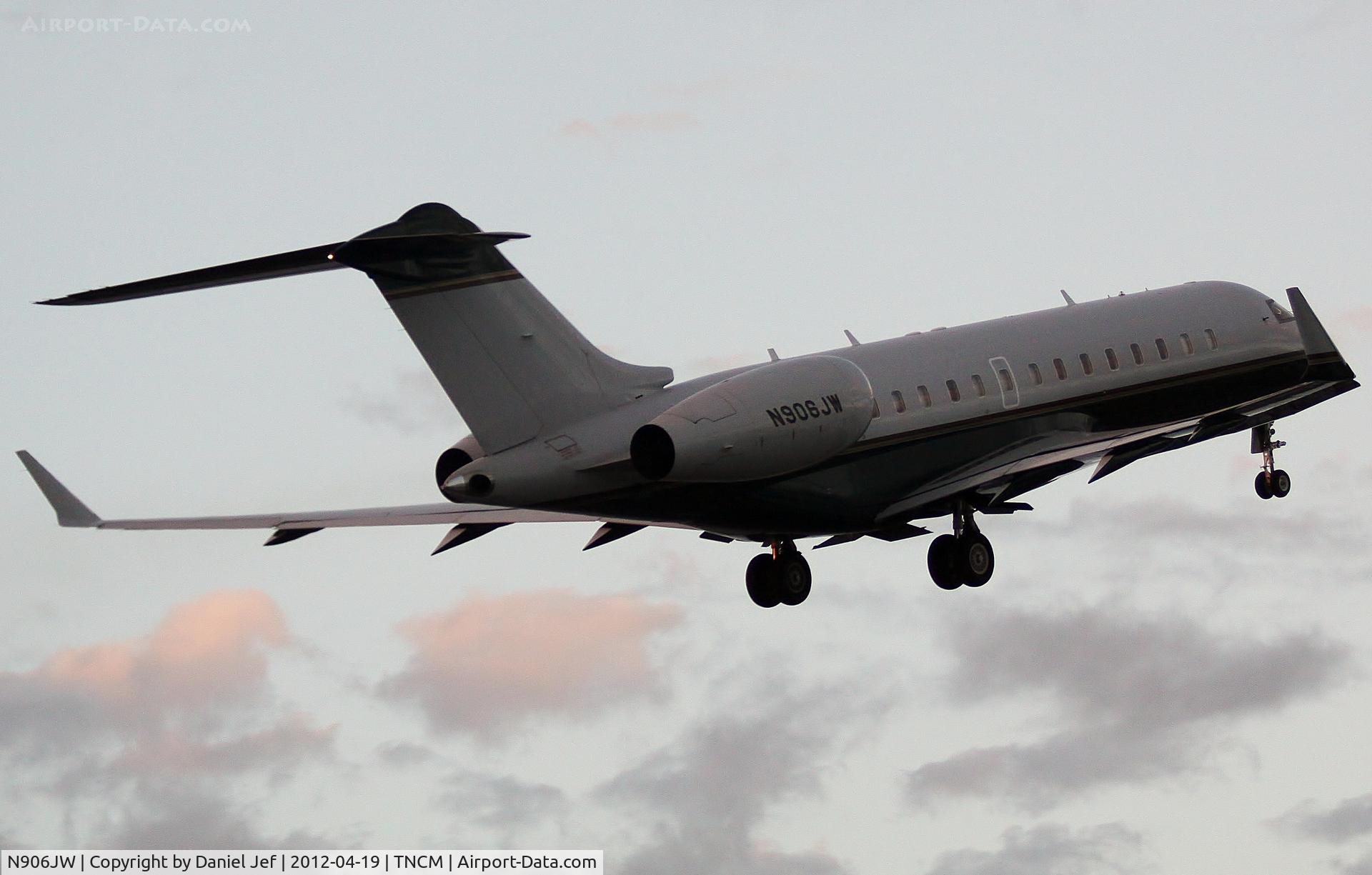 N906JW, 2002 Bombardier BD-700-1A10 Global Express C/N 9110, N906JW