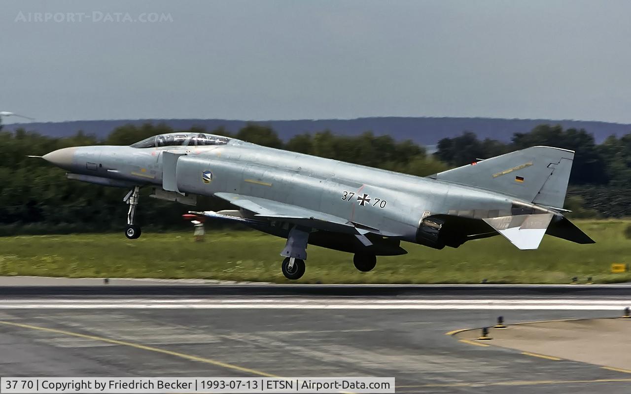 37 70, 1973 McDonnell Douglas F-4F Phantom II C/N 4518, moments prior touchdown