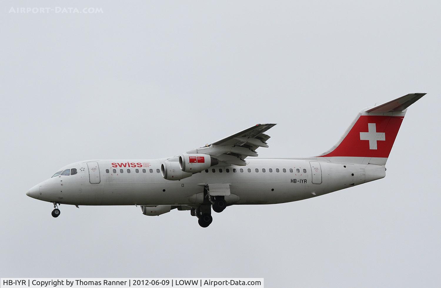 HB-IYR, 2001 British Aerospace Avro 146-RJ100 C/N E3382, Swiss Avro RJ100