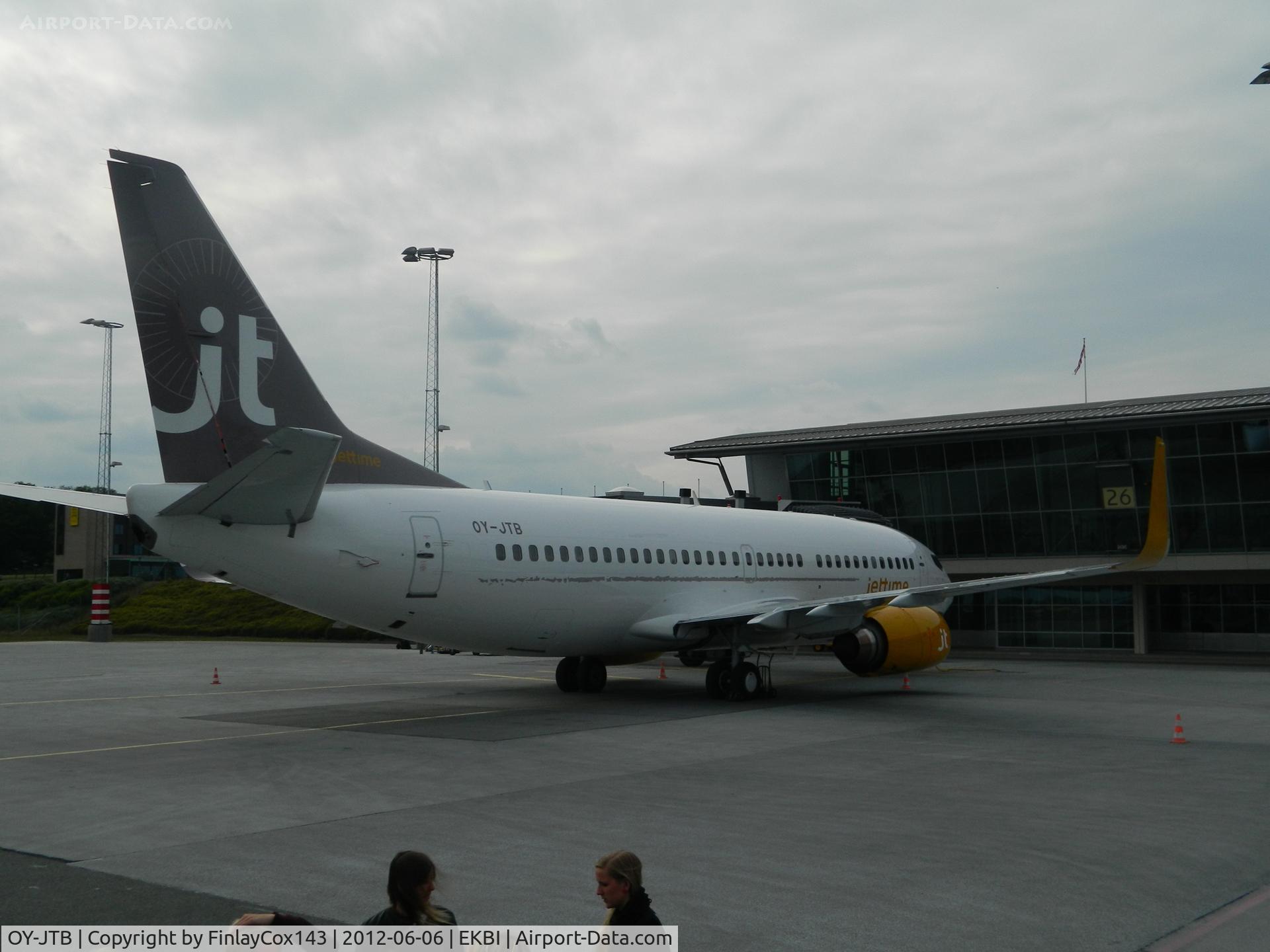 OY-JTB, 1989 Boeing 737-3Y0 C/N 24464, Jettime Boeing 737-3Y0 at Billund.