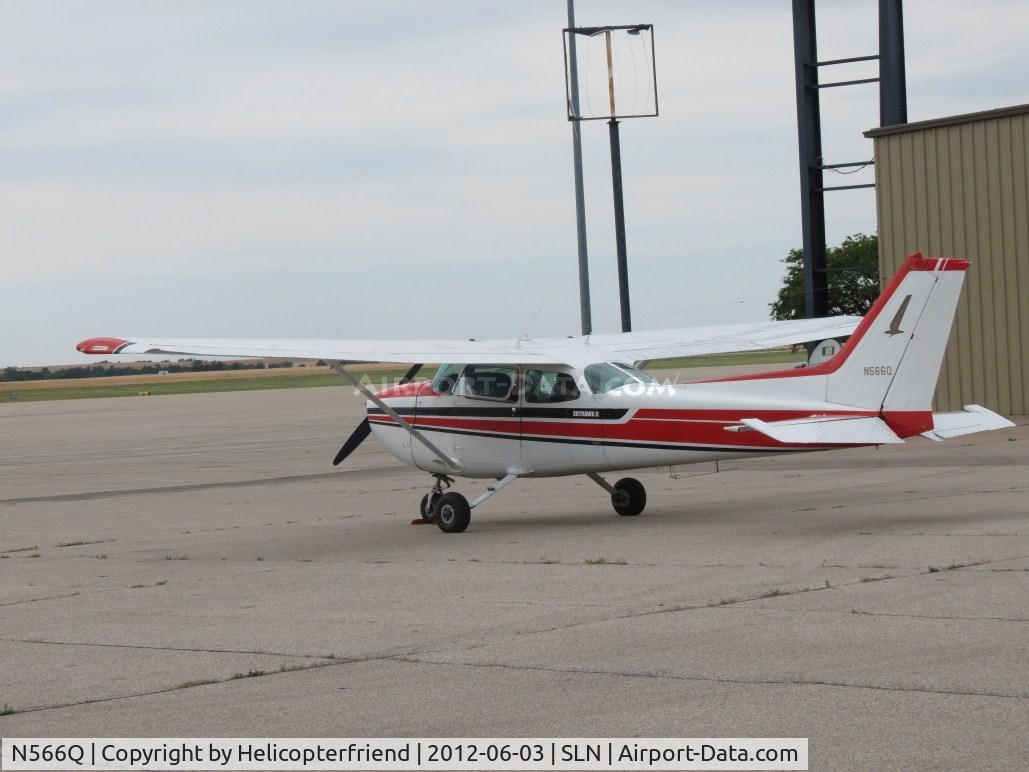 N566Q, 1979 Cessna 172N C/N 17273553, Parked