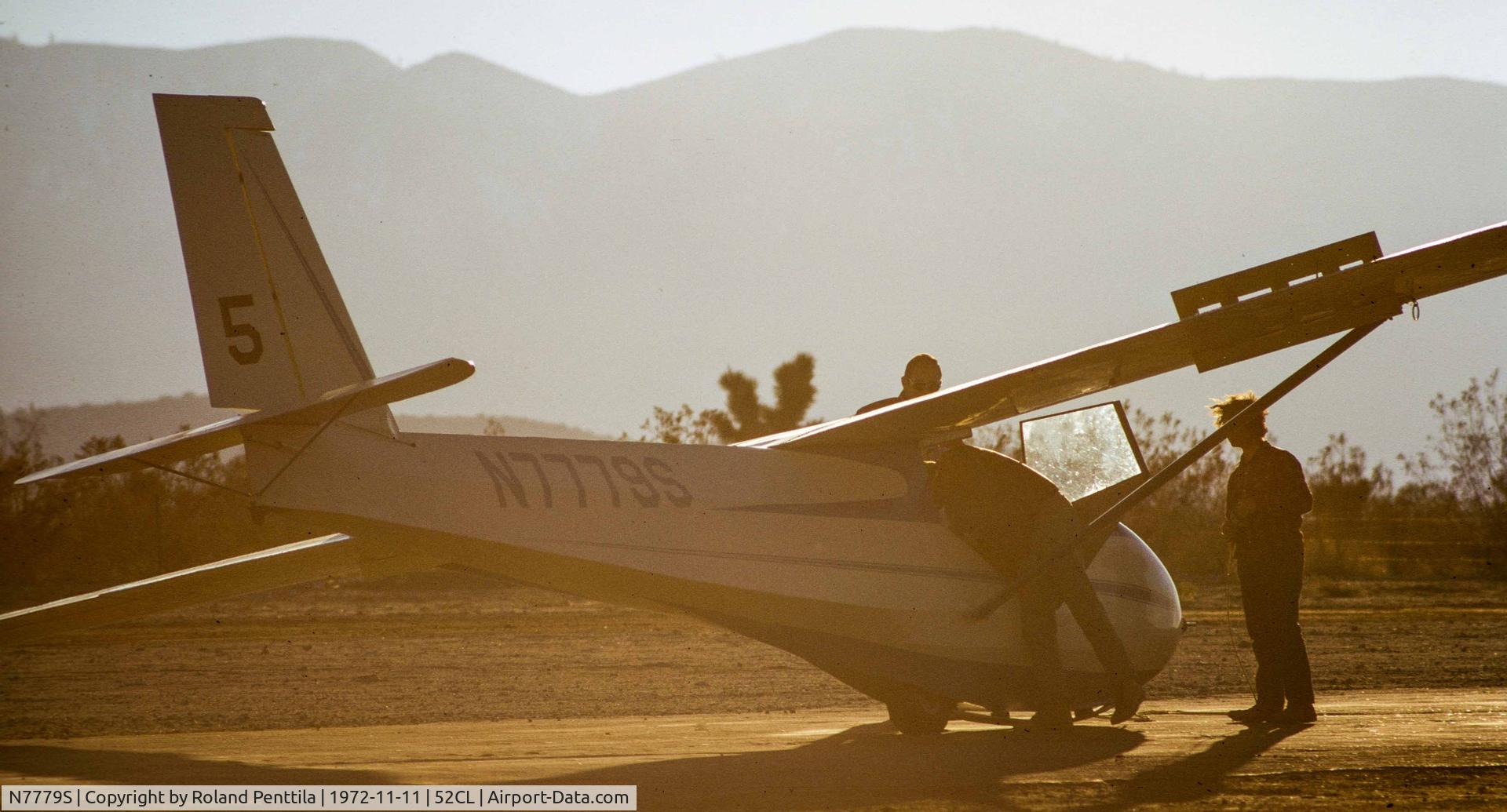 N7779S, 1969 Schweizer SGS 2-33A C/N 149, The California sun sets on a day's flights in N7779S.  The Schweizer was being used at a sailplane rental and instruction company at the airfield.