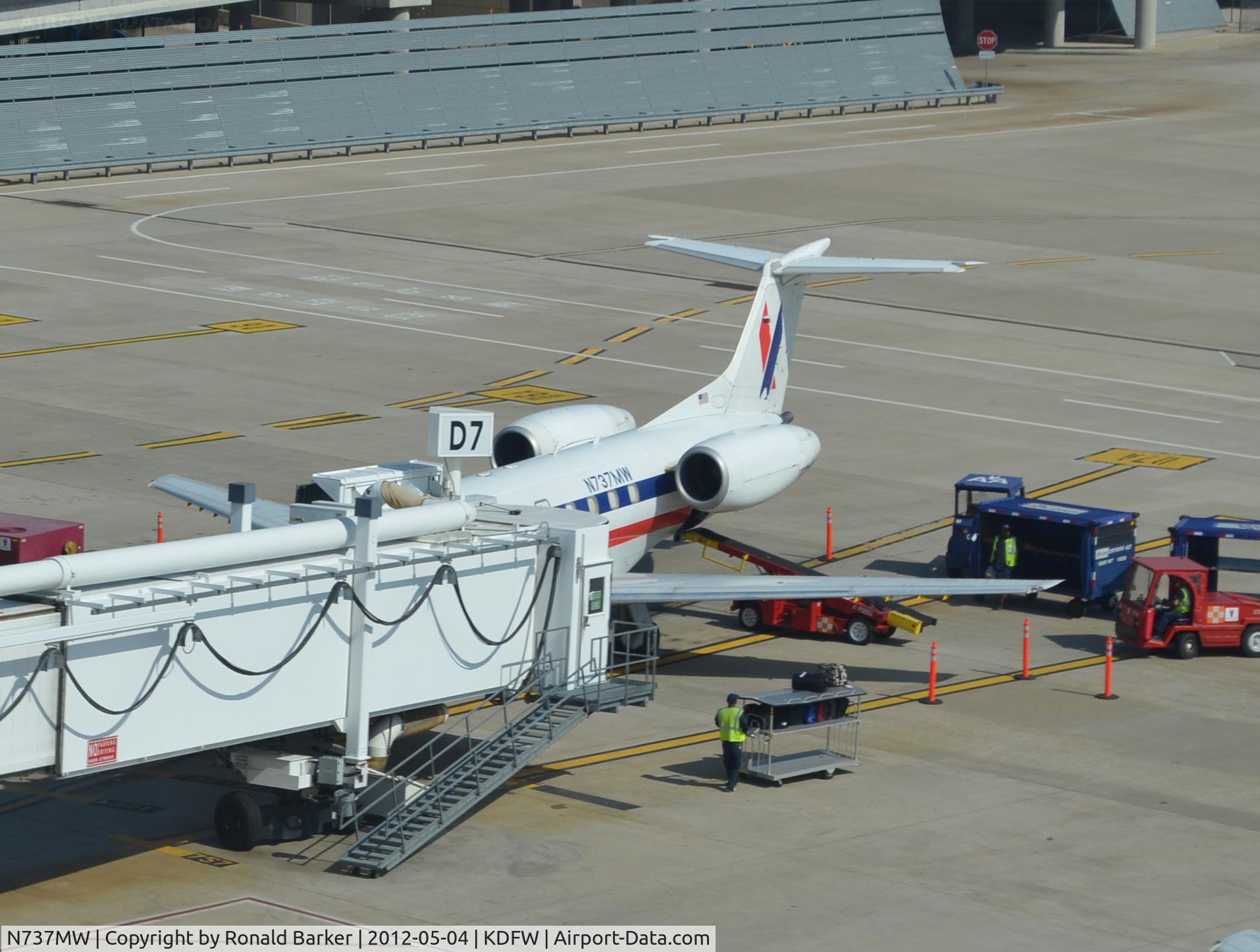 N737MW, 2001 Embraer ERJ-135LR (EMB-135LR) C/N 145396, Dallas