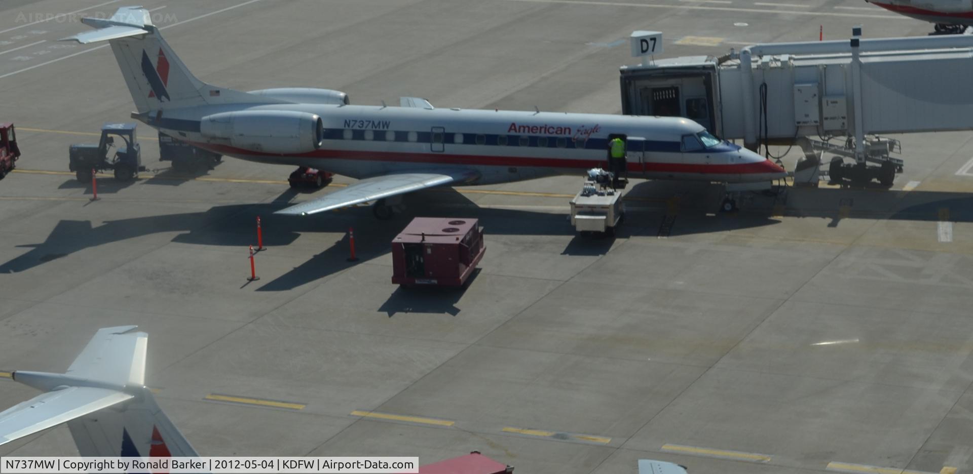 N737MW, 2001 Embraer ERJ-135LR (EMB-135LR) C/N 145396, Dallas