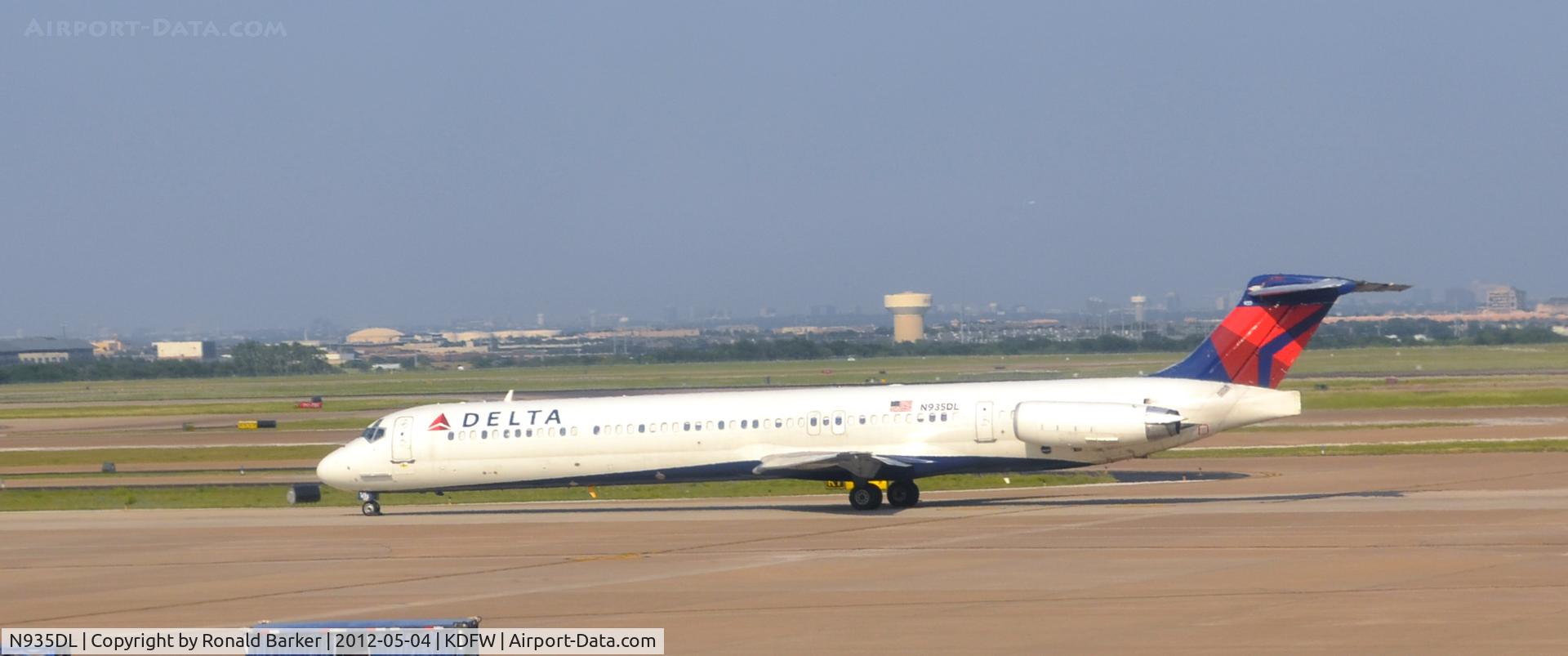N935DL, 1989 McDonnell Douglas MD-88 C/N 49722, Dallas