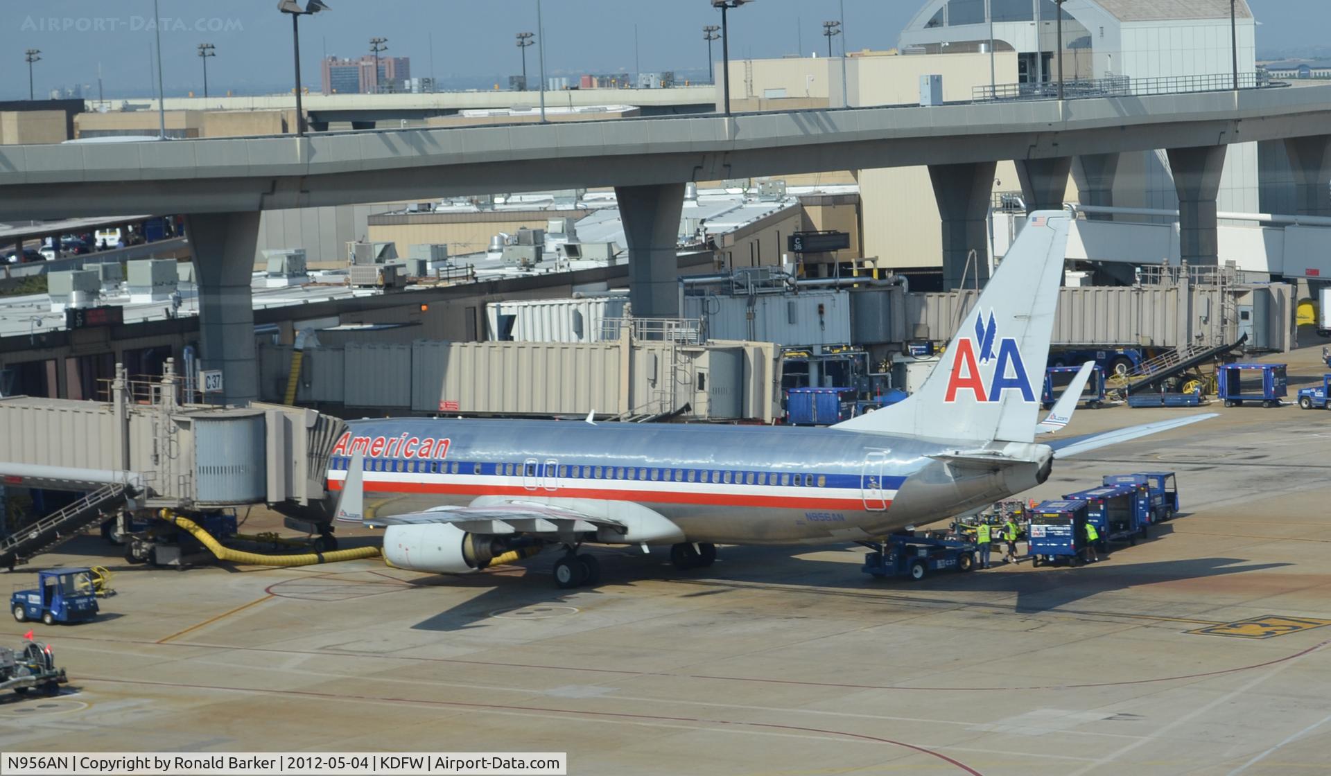 N956AN, 2001 Boeing 737-823 C/N 30090, Dallas