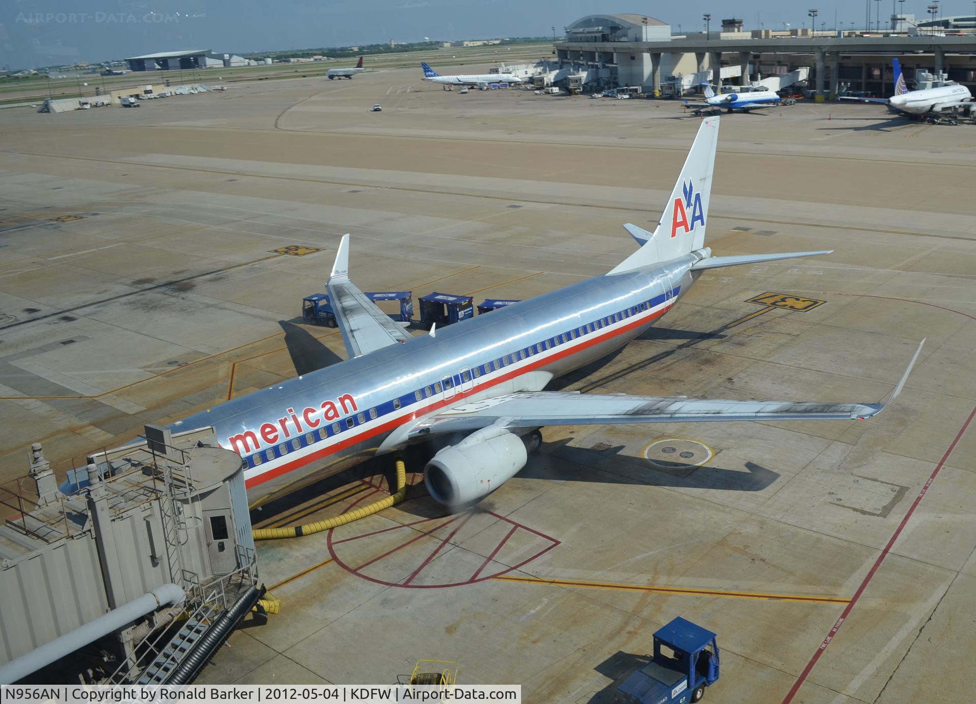 N956AN, 2001 Boeing 737-823 C/N 30090, Dallas