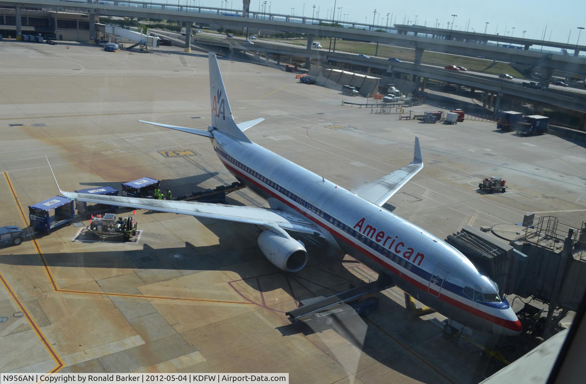 N956AN, 2001 Boeing 737-823 C/N 30090, Dallas