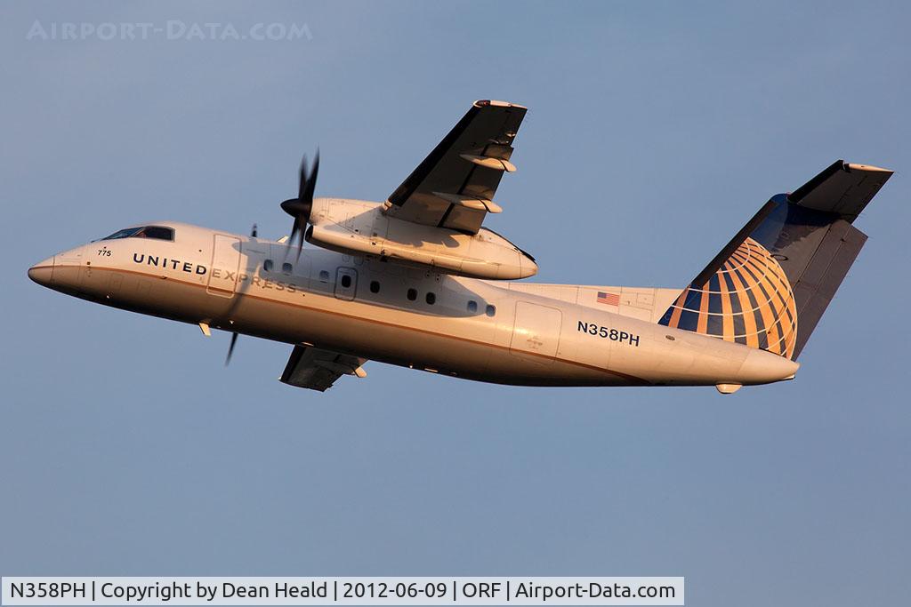 N358PH, 1998 De Havilland Canada DHC-8-202 Dash 8 C/N 506, United Express (CommutAir) N358PH (FLT UCA4830) climbing out from RWY 5 en route to Newark Liberty International Airport (KEWR). CommutAir replaced some of Colgan Air's flights earlier this week on the flights between Newark and Norfolk.