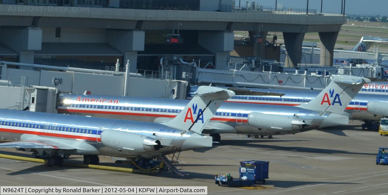 N9624T, 1998 McDonnell Douglas MD-83 (DC-9-83) C/N 53594, Dallas