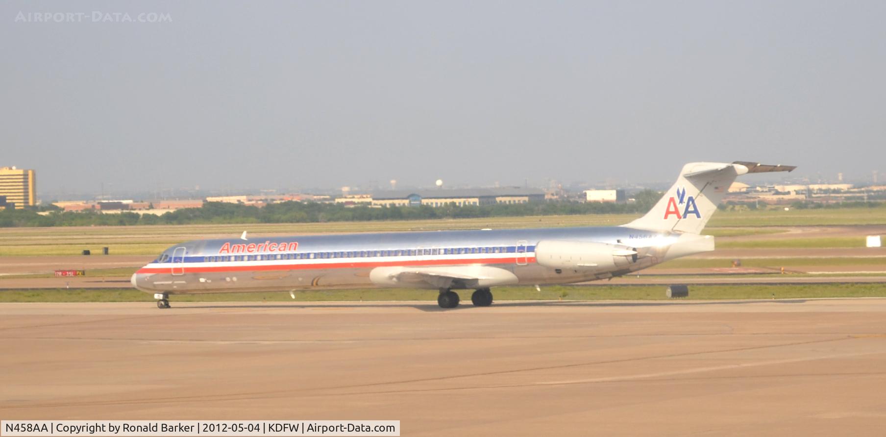 N458AA, 1988 McDonnell Douglas MD-82 (DC-9-82) C/N 49563, Dallas