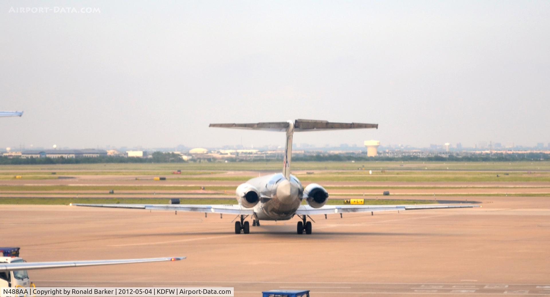 N488AA, 1988 McDonnell Douglas MD-82 (DC-9-82) C/N 49681, Dallas