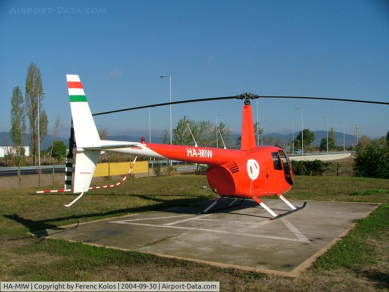 HA-MIW, 1998 Robinson R44 Astro C/N 0543, Budakalász