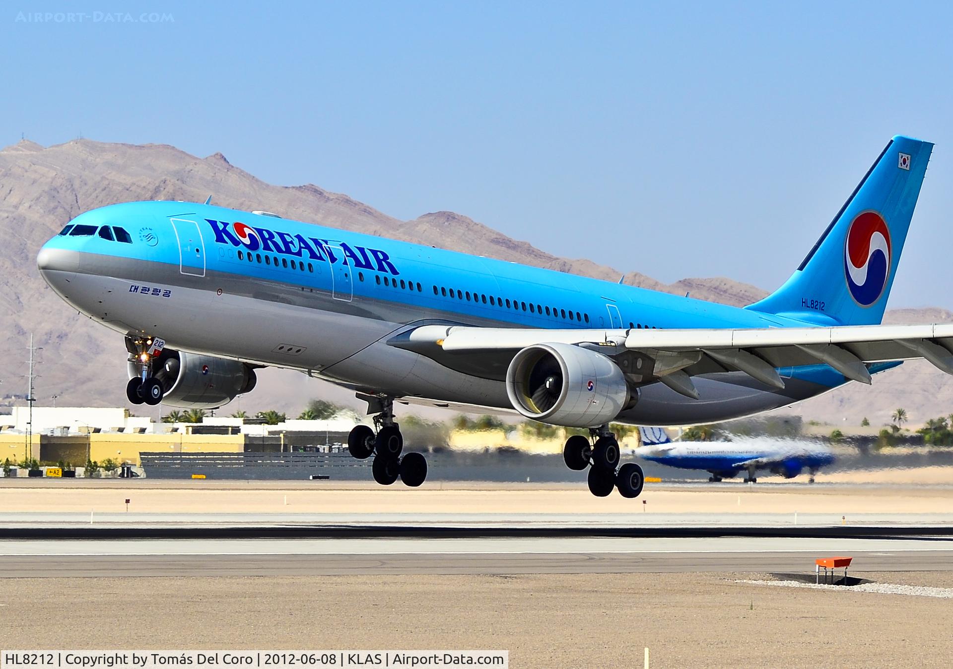 HL8212, 2010 Airbus A330-223 C/N 1155, HL8212 Korean Air Airbus A330-223 (cn 1155)

- Las Vegas - McCarran International (LAS / KLAS)
USA - Nevada, June 8, 2012
Photo: Tomás Del Coro