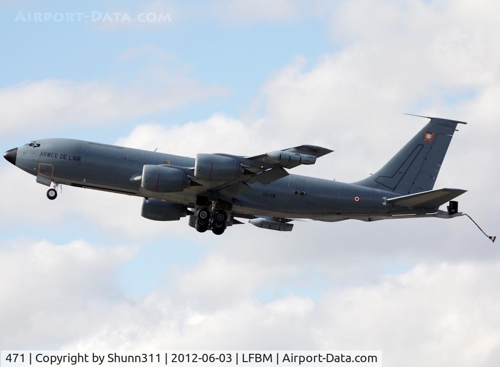 471, 1964 Boeing C-135FR Stratotanker C/N 18680, On take off after his display during LFBM Open Day 2012