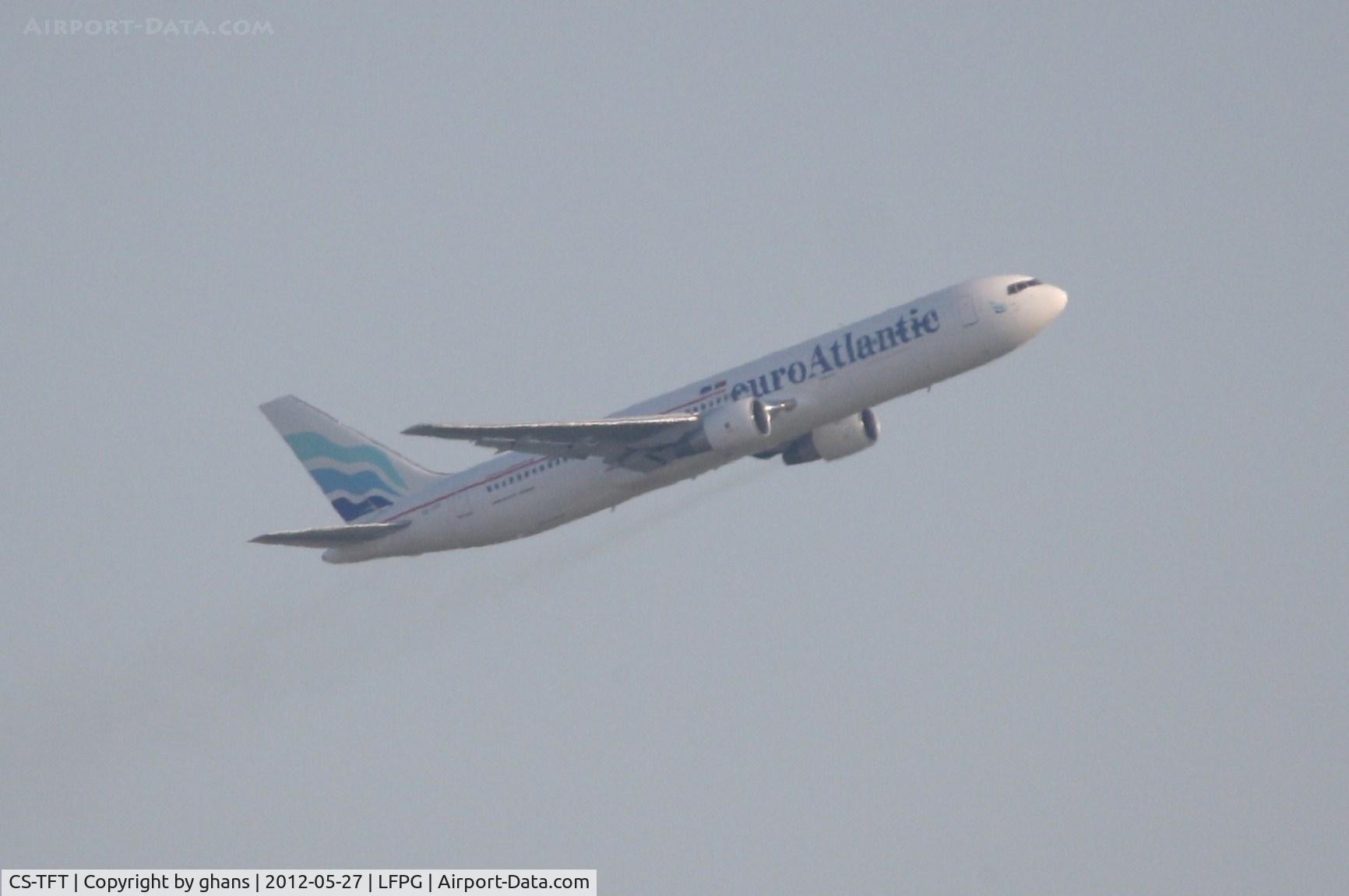 CS-TFT, 1993 Boeing 767-3Y0/ER C/N 26208, Departing CDG