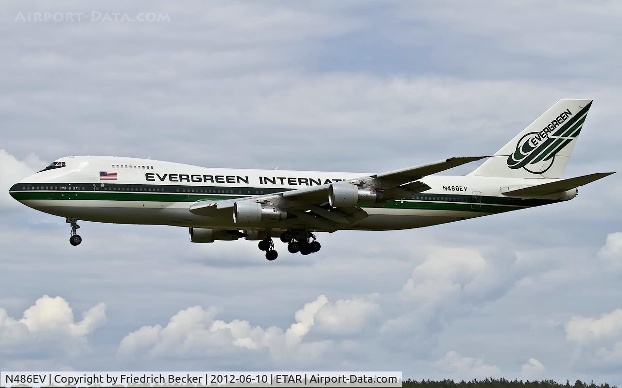 N486EV, 1974 Boeing 747-212B C/N 20888, on final RW26