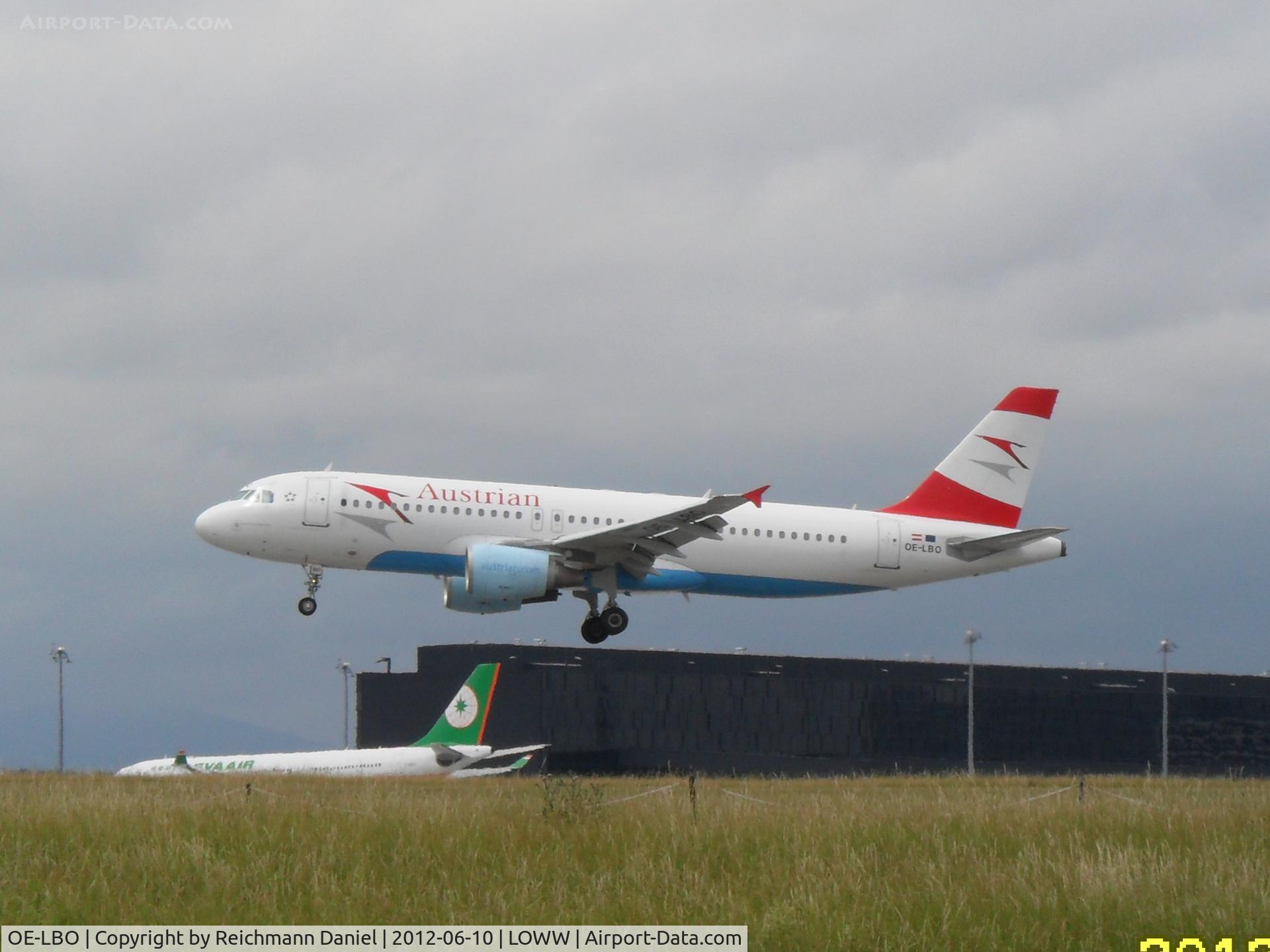 OE-LBO, 1998 Airbus A320-214 C/N 776, My first shot today :)