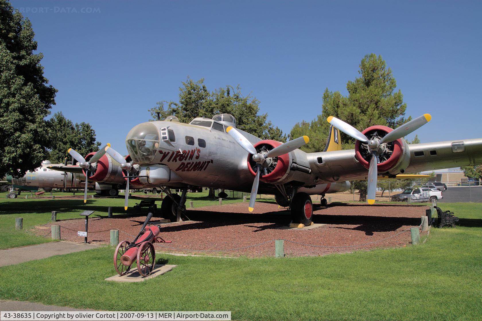 43-38635, 1943 Boeing B-17G Flying Fortress C/N 9613, colorful B-17, Castle air museum