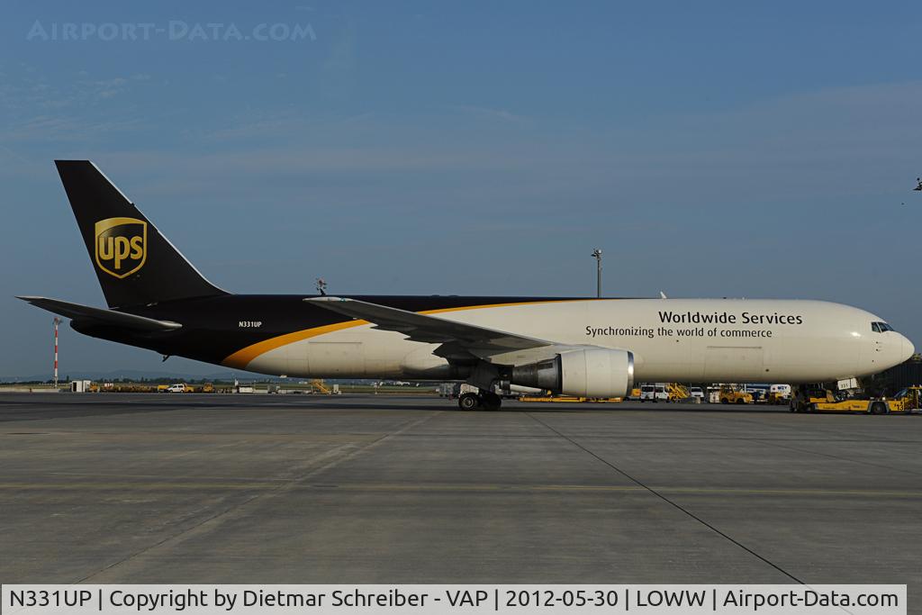 N331UP, 1999 Boeing 767-34AF C/N 27757, ups Boeing 767-300