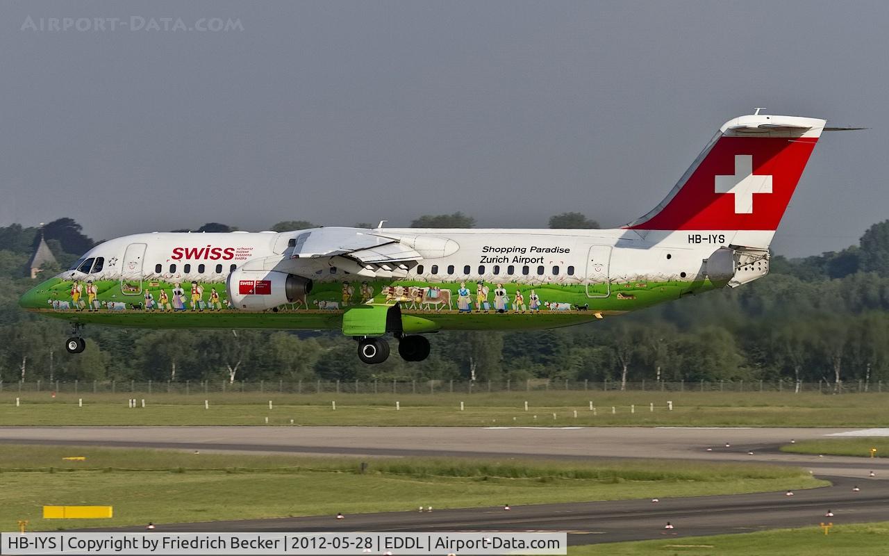 HB-IYS, 2001 British Aerospace Avro 146-RJ100 C/N E3381, short final