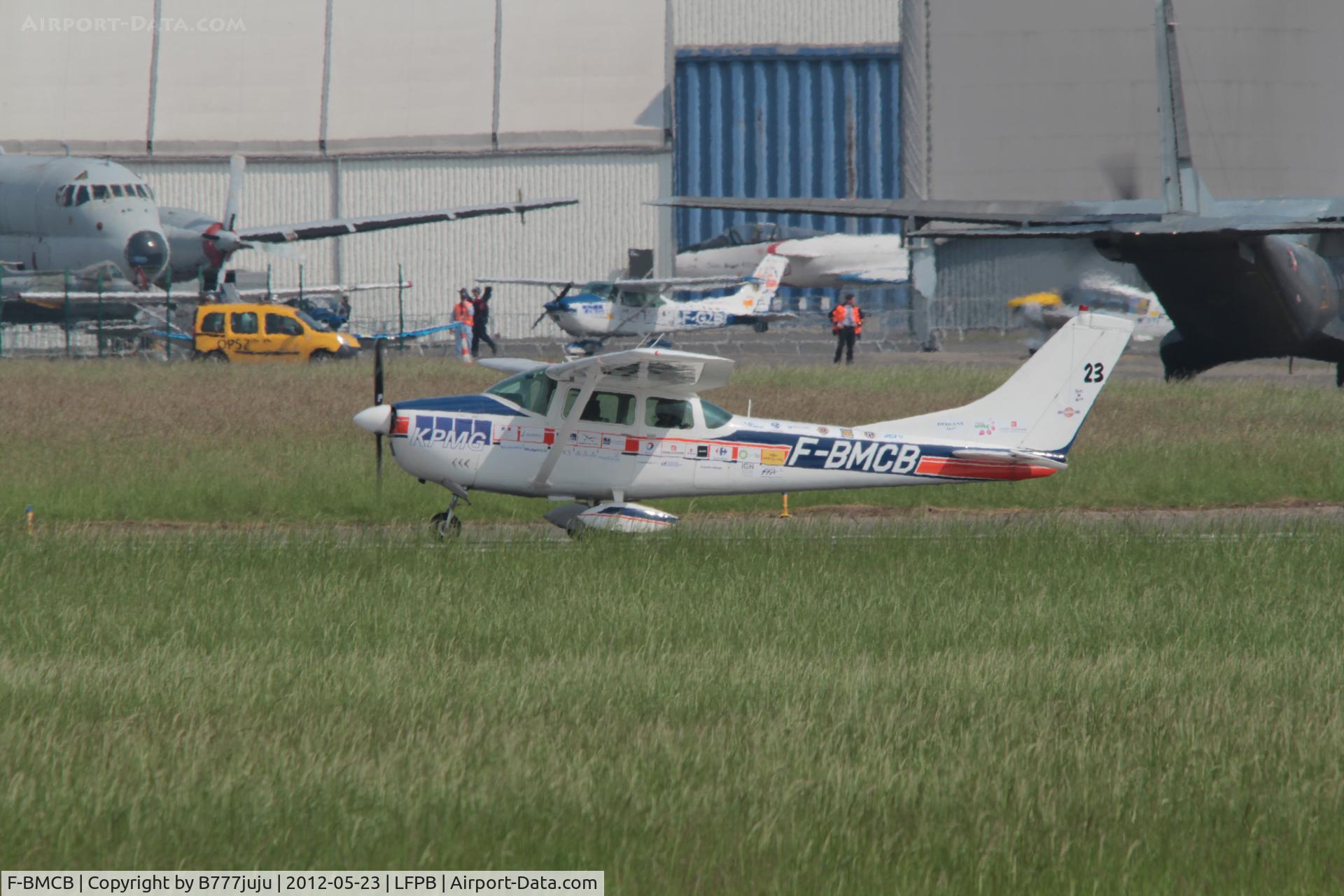 F-BMCB, Cessna 182F Skylane C/N 18254698, on transit at Le Bourget for 