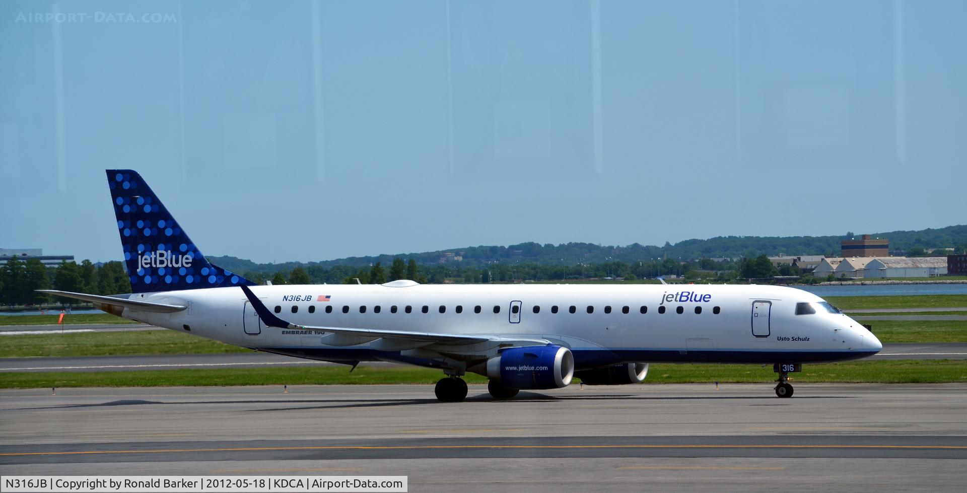 N316JB, Embraer ERJ-190-100 IGW 190AR C/N 19000292, Taxi DCA