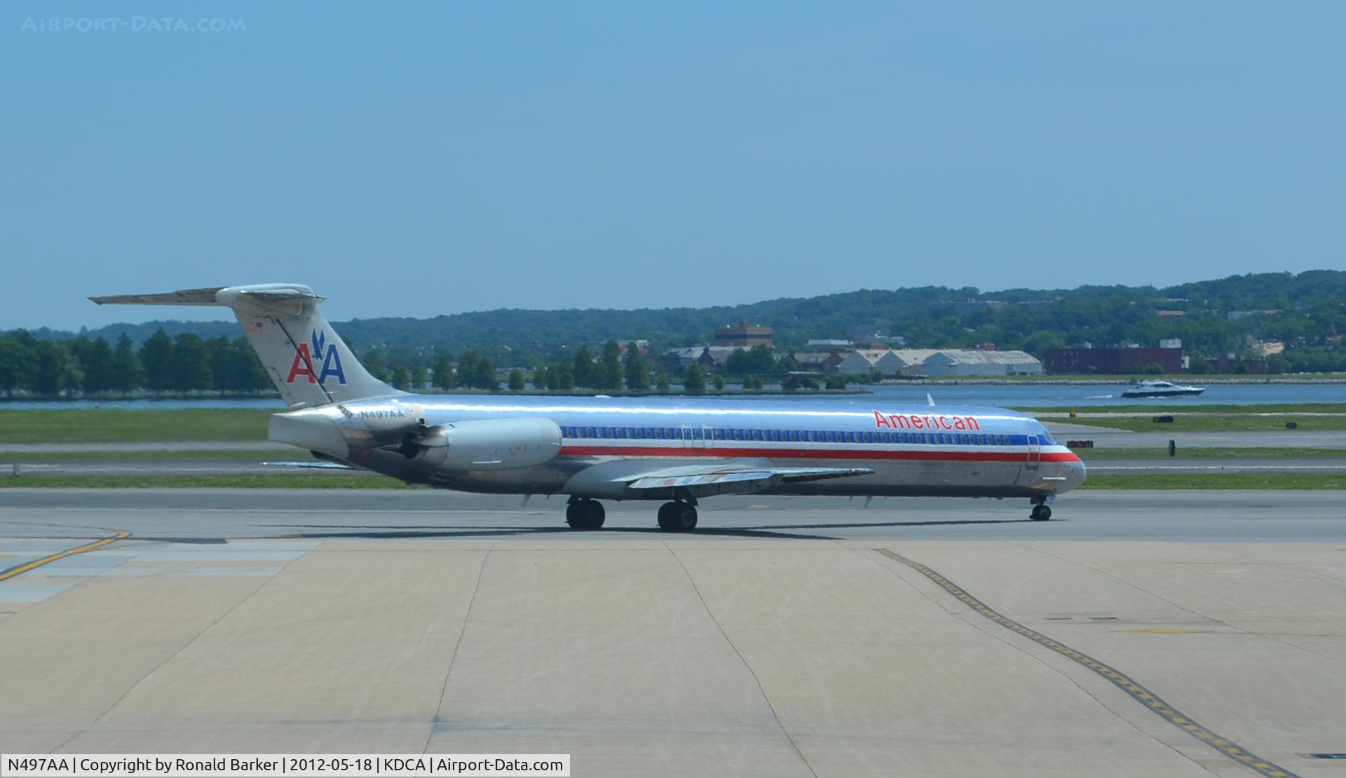 N497AA, 1989 McDonnell Douglas MD-82 (DC-9-82) C/N 49735, Taxi DCA