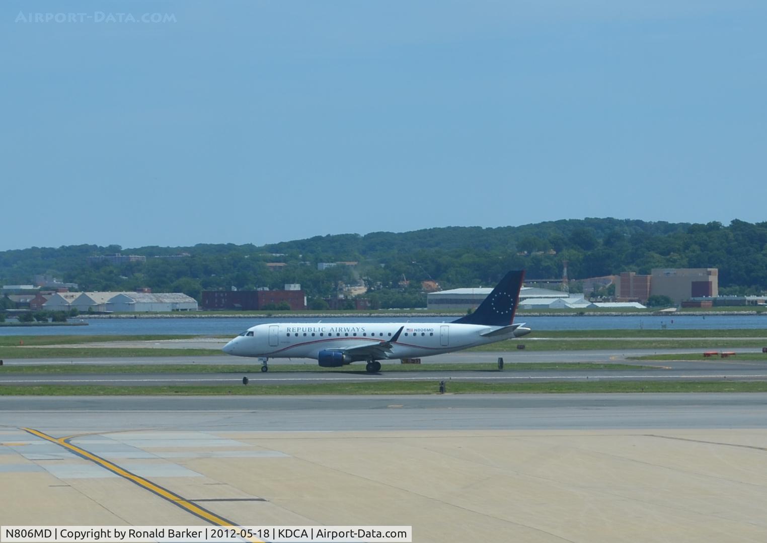 N806MD, 2004 Embraer 170SU (ERJ-170-100SU) C/N 17000019, DCA, VA