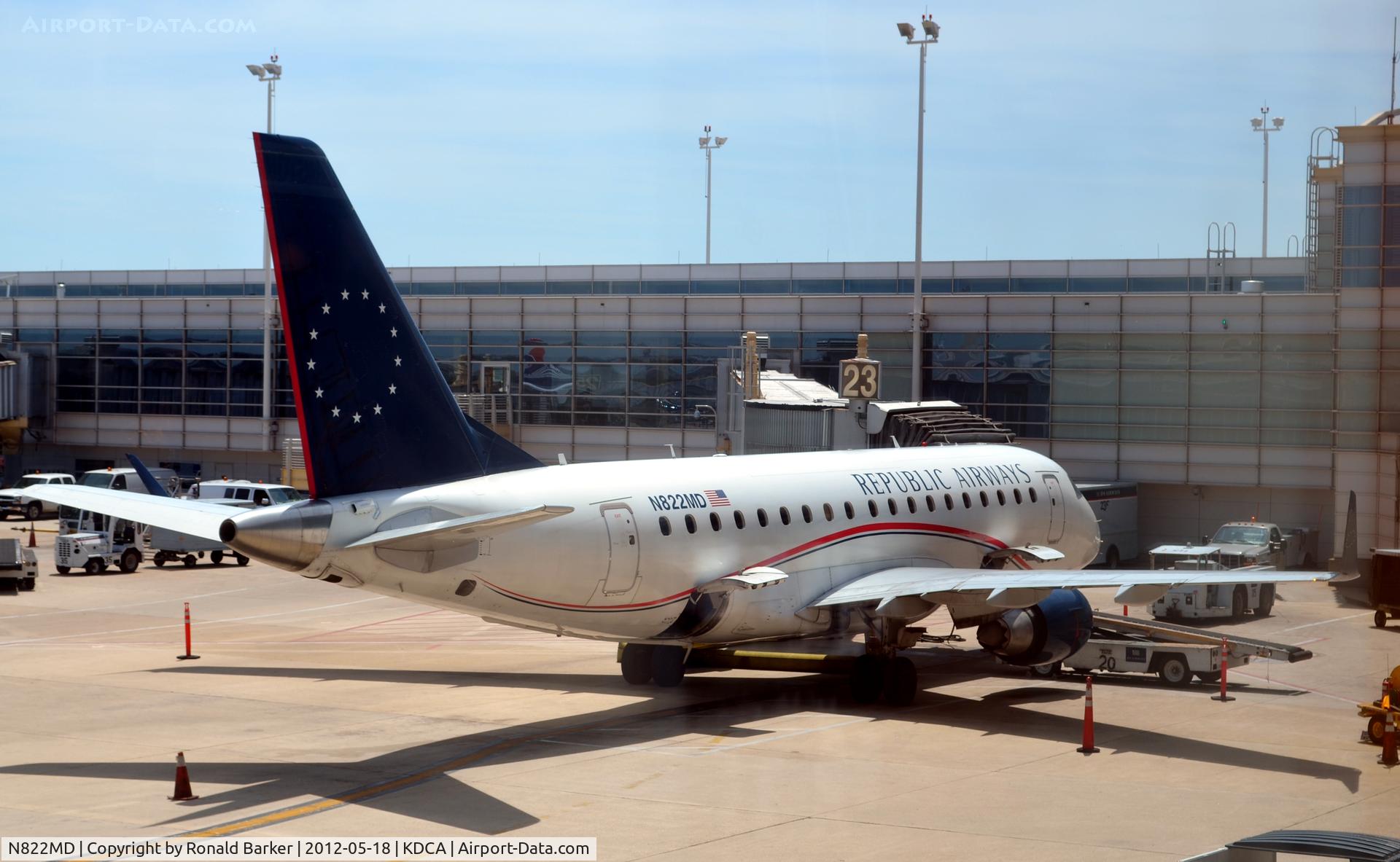 N822MD, 2004 Embraer 170SU (ERJ-170-100SU) C/N 17000043, DCA, VA