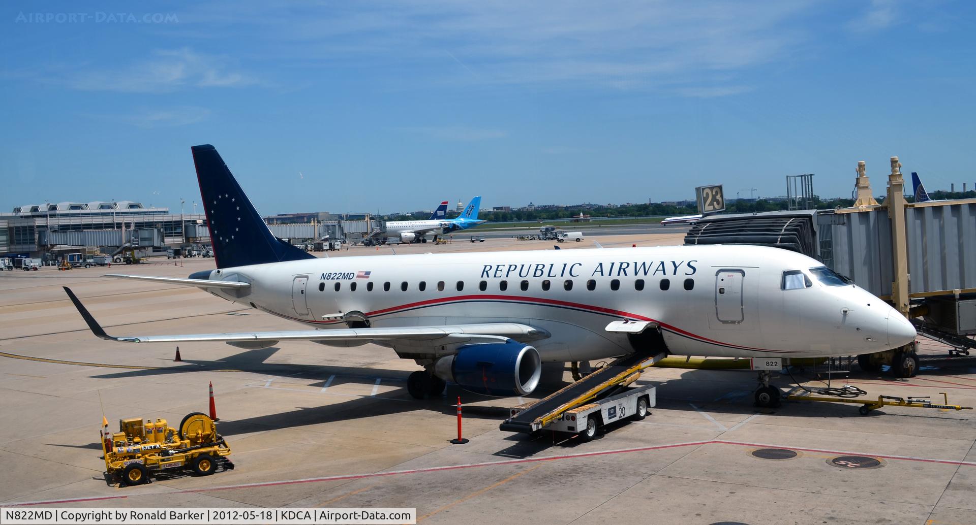 N822MD, 2004 Embraer 170SU (ERJ-170-100SU) C/N 17000043, DCA, VA