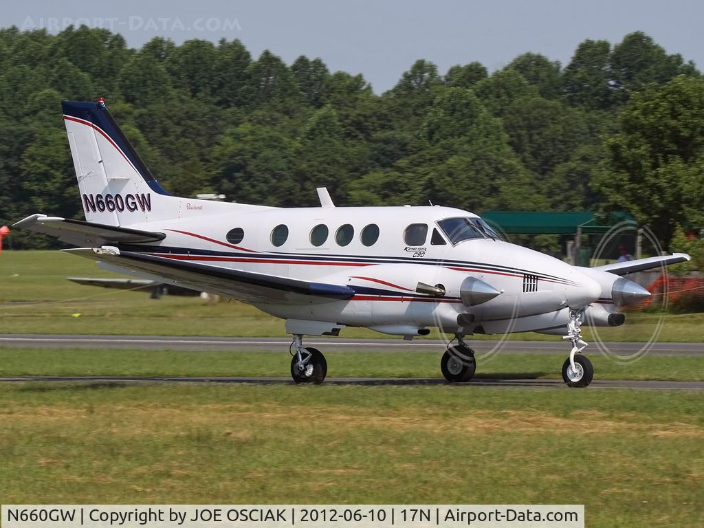 N660GW, 1974 Beech C90 King Air C/N LJ-673, Getting ready to leave Cross Keys