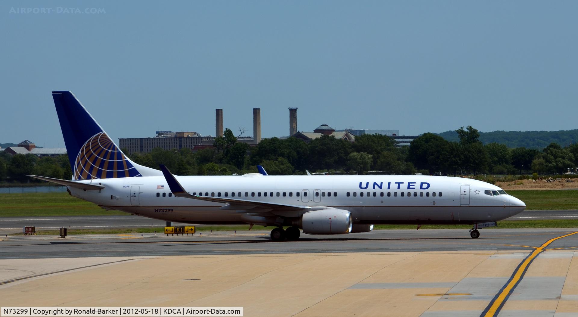 N73299, 2005 Boeing 737-824 C/N 34005, Taxi DCA, VA