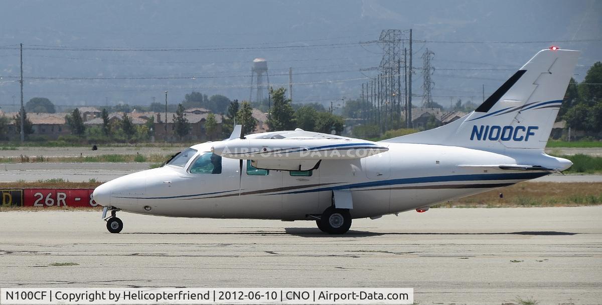 N100CF, 1972 Mitsubishi MU-2B-20 C/N 229, Taxiing to runway 26R