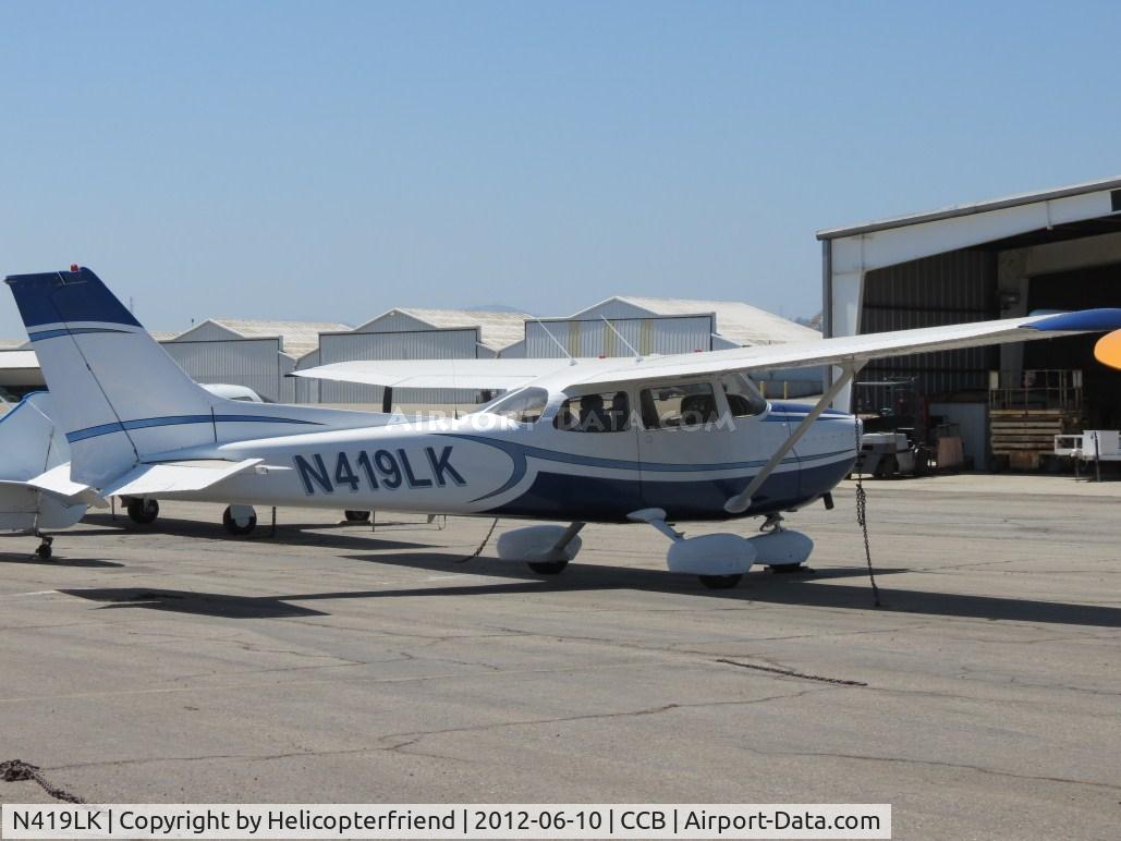 N419LK, 1978 Cessna 172N C/N 17271787, Parked at Foothill Sales & Service area