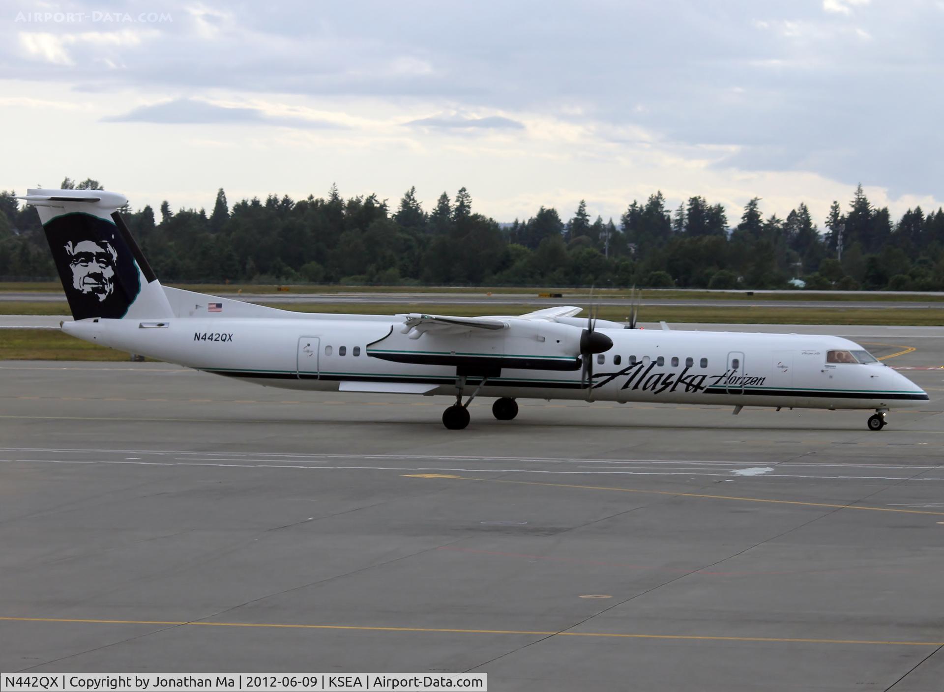 N442QX, 2010 Bombardier DHC-8-402 Dash 8 C/N 4352, Lots of Q400s at SEA
