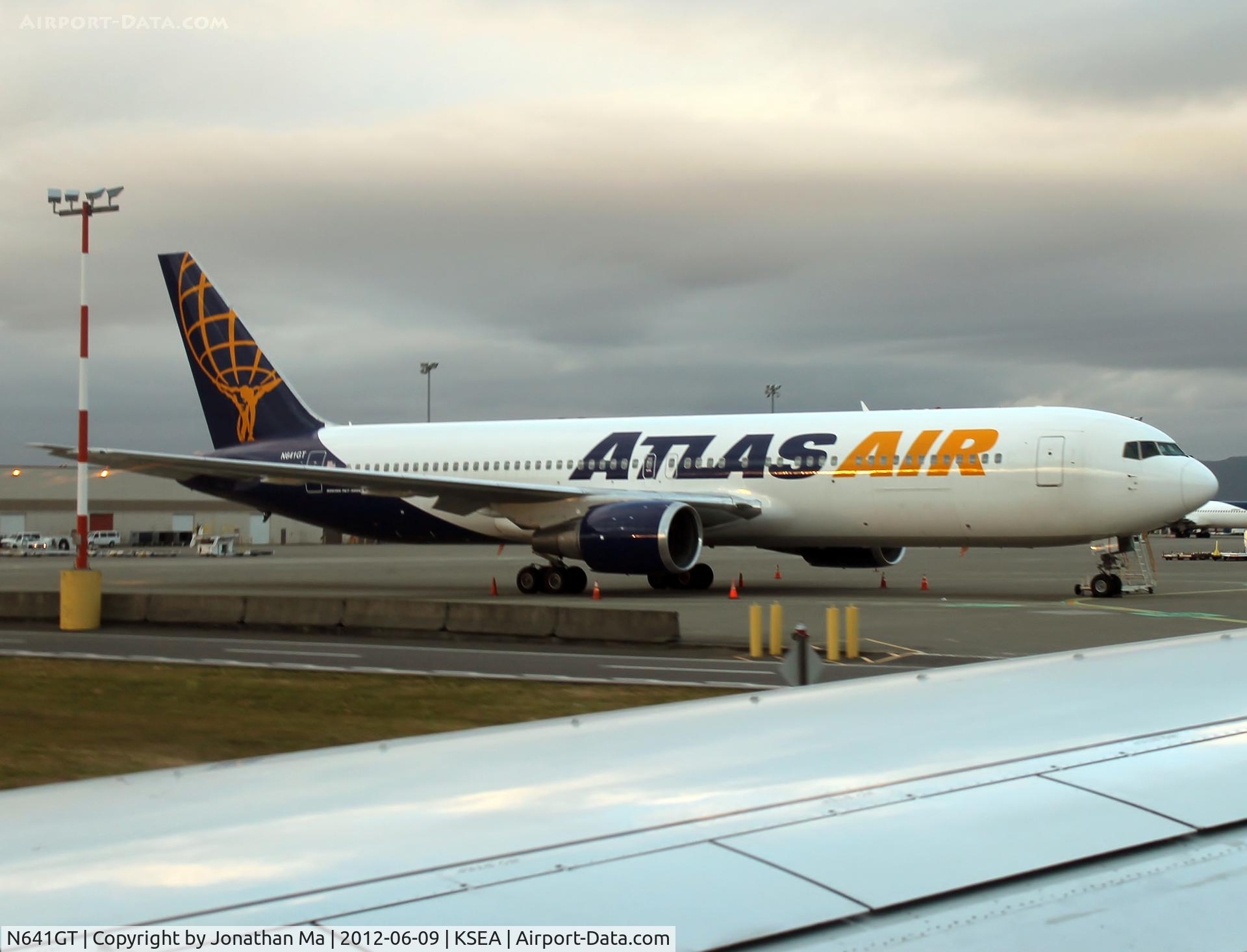 N641GT, Boeing 767-38E C/N 25132, Taken from N303AS