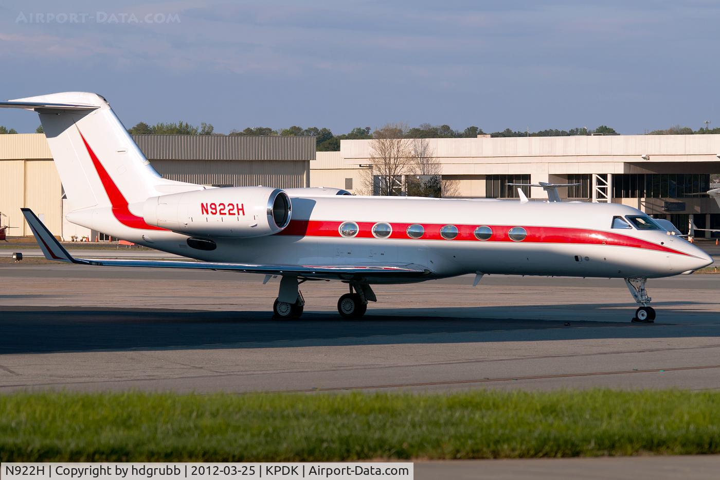 N922H, 2005 Gulfstream Aerospace GIV-X (G450) C/N 4036, Parked at KPDK Epps ramp
