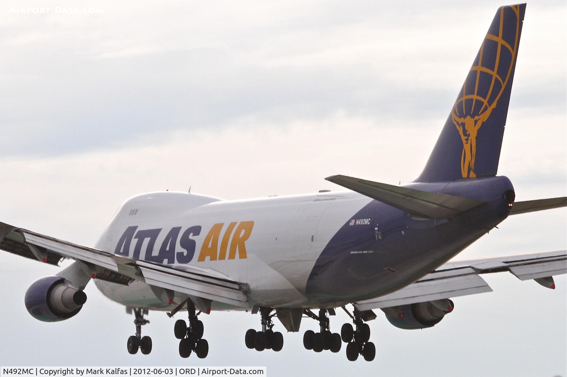 N492MC, 1998 Boeing 747-47UF C/N 29253, Atlas Air Boeing 747-47UF, operating as QFA7554 arriving from New York's JFK, RWY 28 approach ORD.