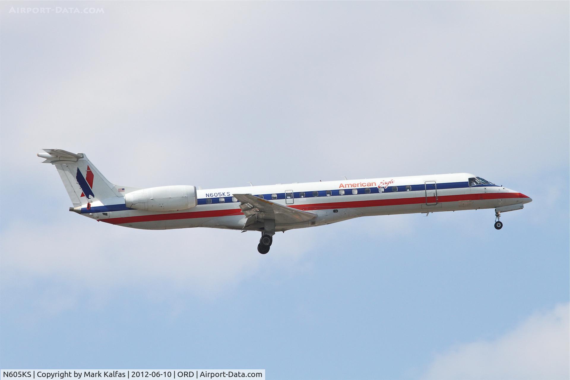 N605KS, 1998 Embraer ERJ-145LR (EMB-145LR) C/N 145059, American Eagle Embraer EMB-145LR, EGF4281 arriving from Northwest Arkansas Regional /KXNA, RWY 10 approach KORD.
