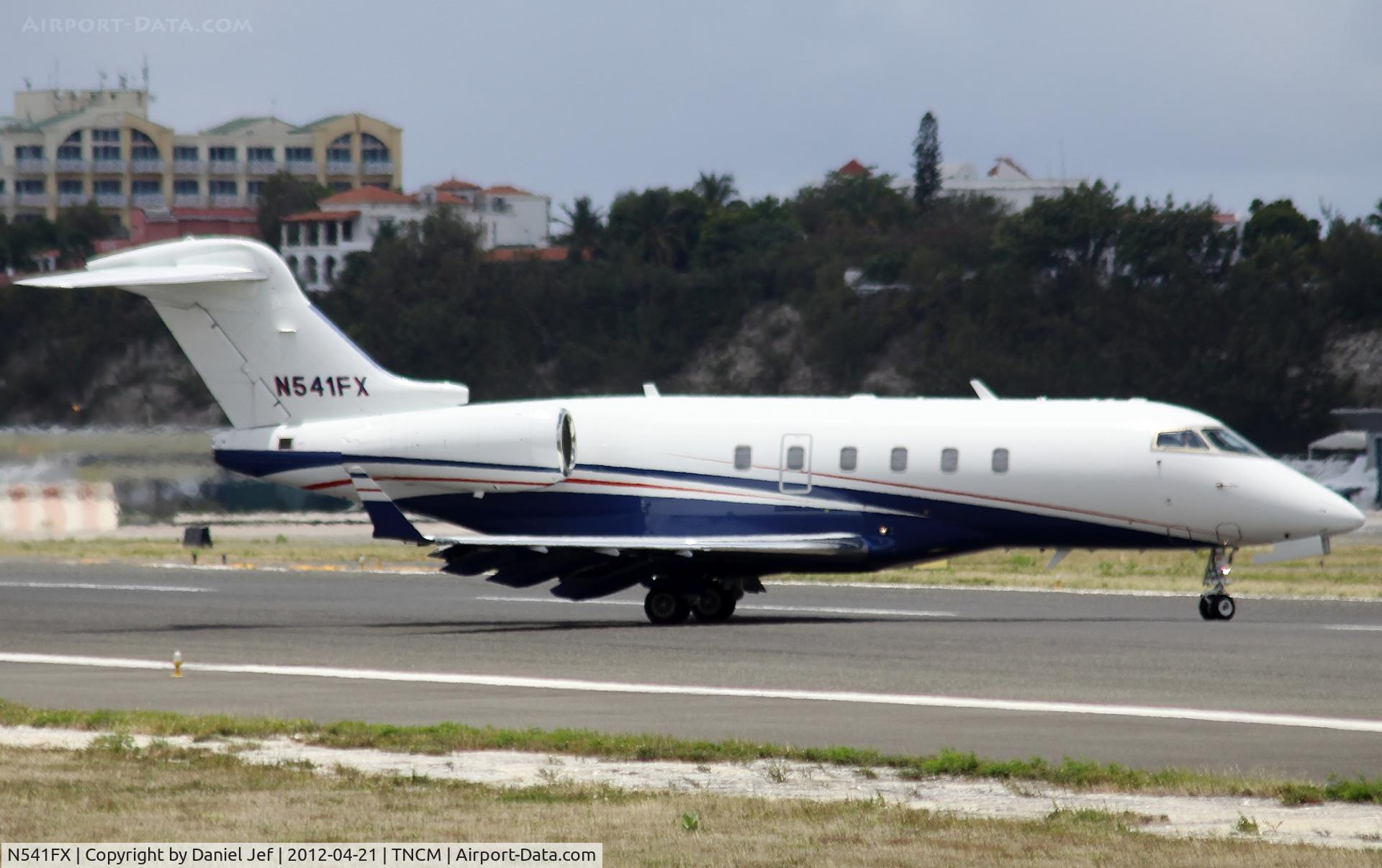 N541FX, 2008 Bombardier Challenger 300 (BD-100-1A10) C/N 20211, N541FX