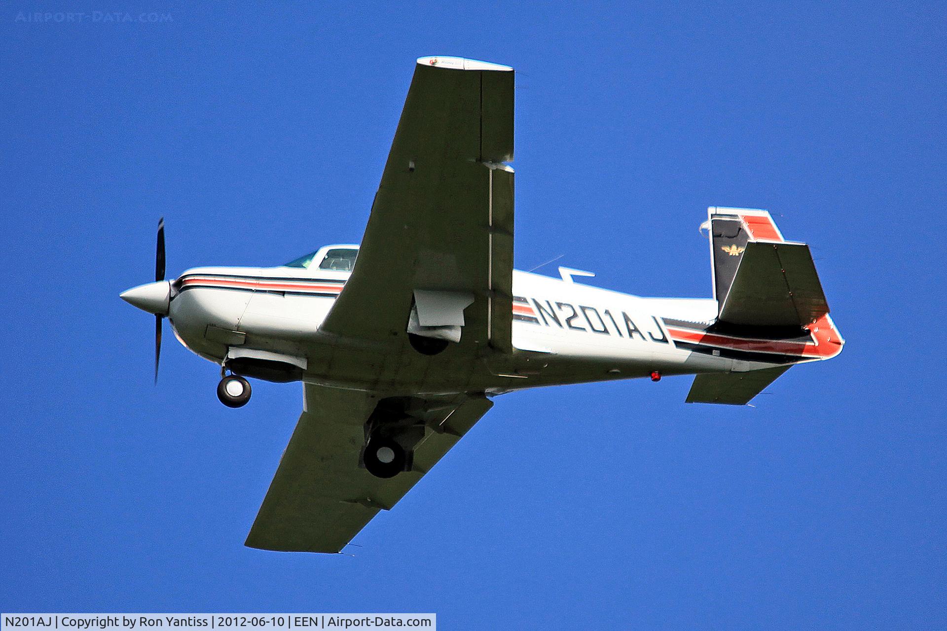 N201AJ, 1977 Mooney M20J 201 C/N 24-0384, Straight in final runway 02, Dillant-Hopkins Airport, Keene, NH