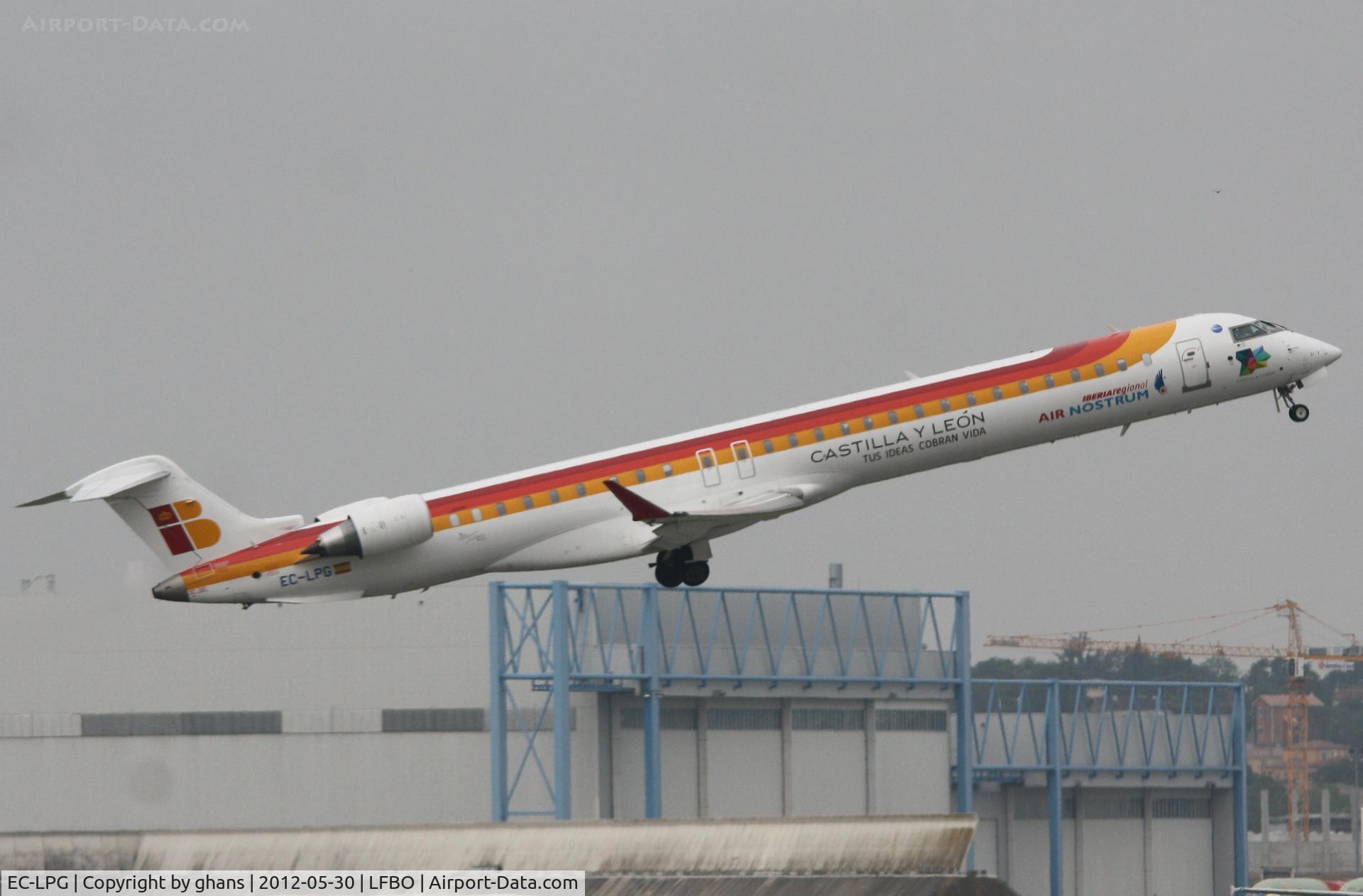 EC-LPG, 2011 Bombardier CRJ-1000ER NG (CL-600-2E25) C/N 19021, Air Nostrum