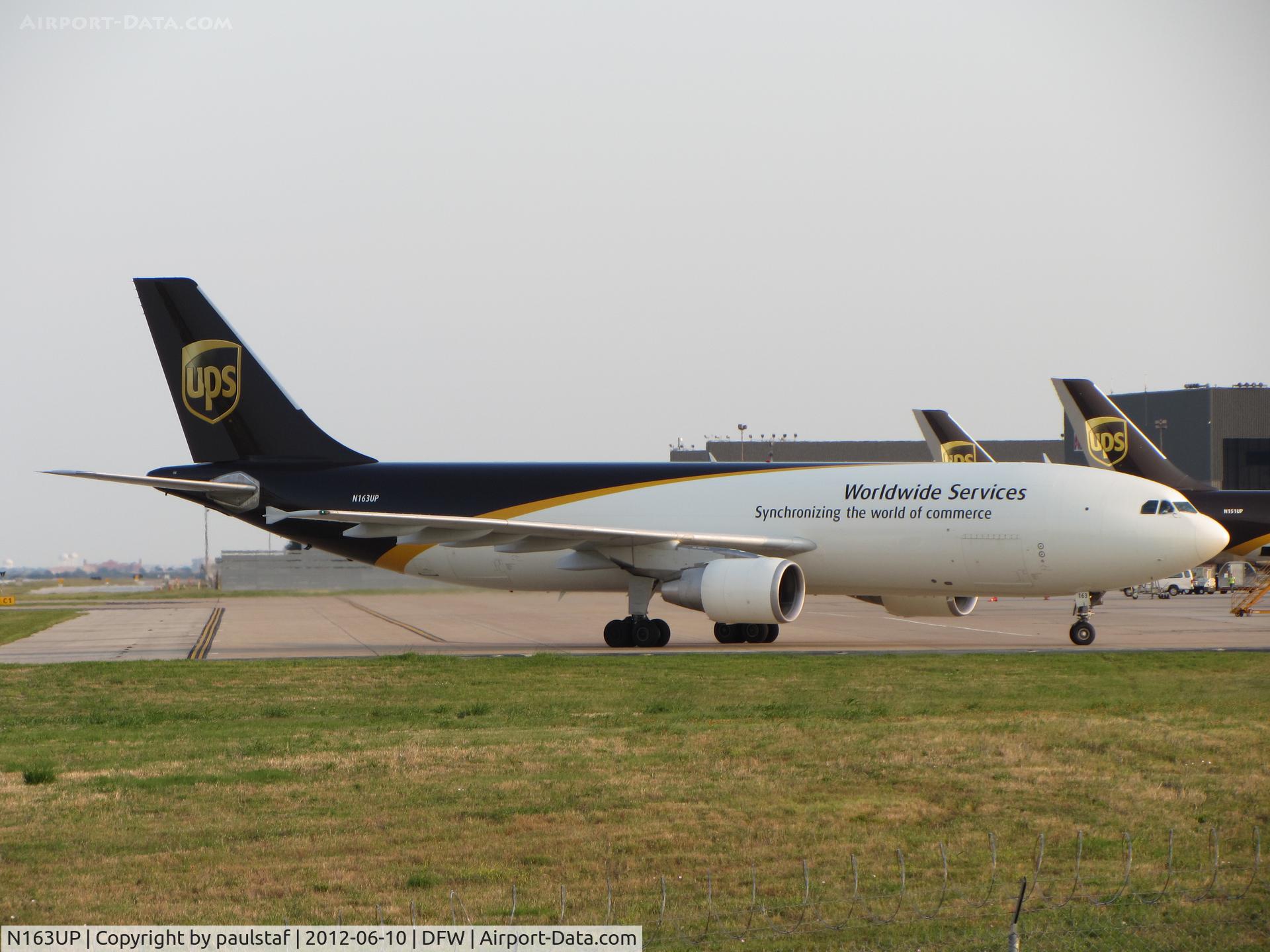 N163UP, 2005 Airbus A300F4-622R C/N 0852, Taxiing after landing at DFW