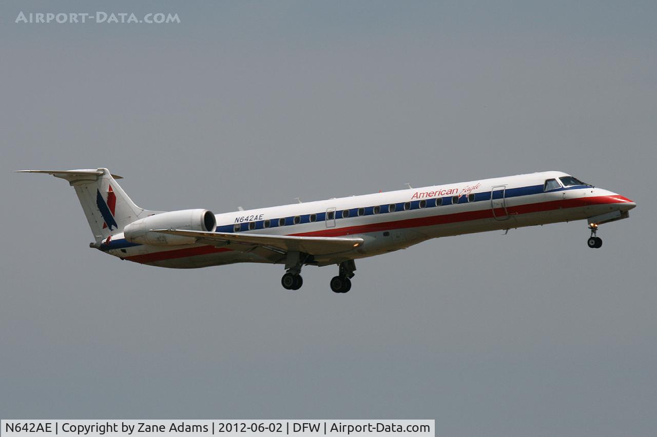 N642AE, 1999 Embraer ERJ-145LR (EMB-145LR) C/N 145193, American Eagle landing at DFW Airport
