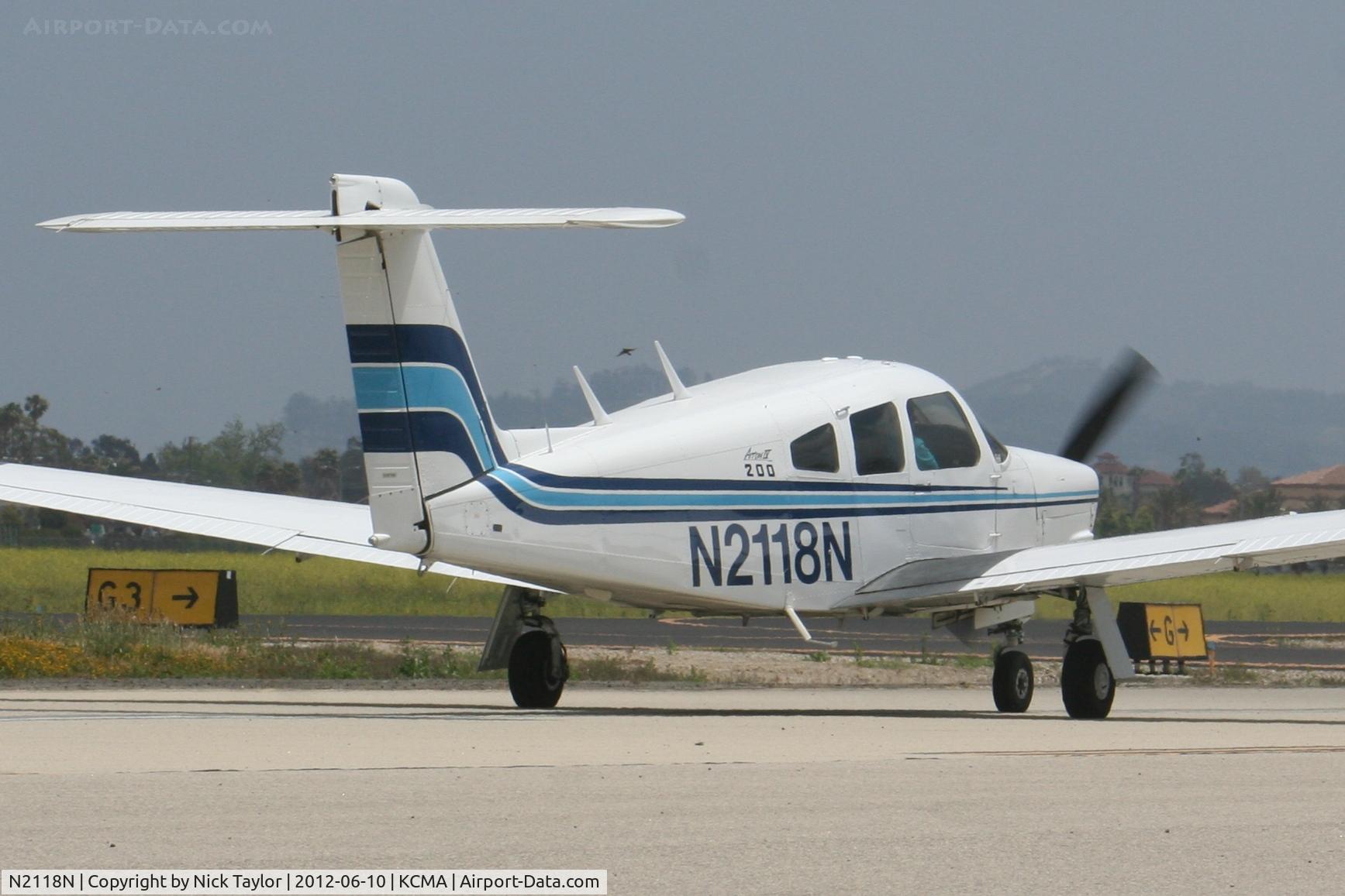 N2118N, 1979 Piper PA-28RT-201 Arrow IV C/N 28R-7918037, Taxiing to the ramp